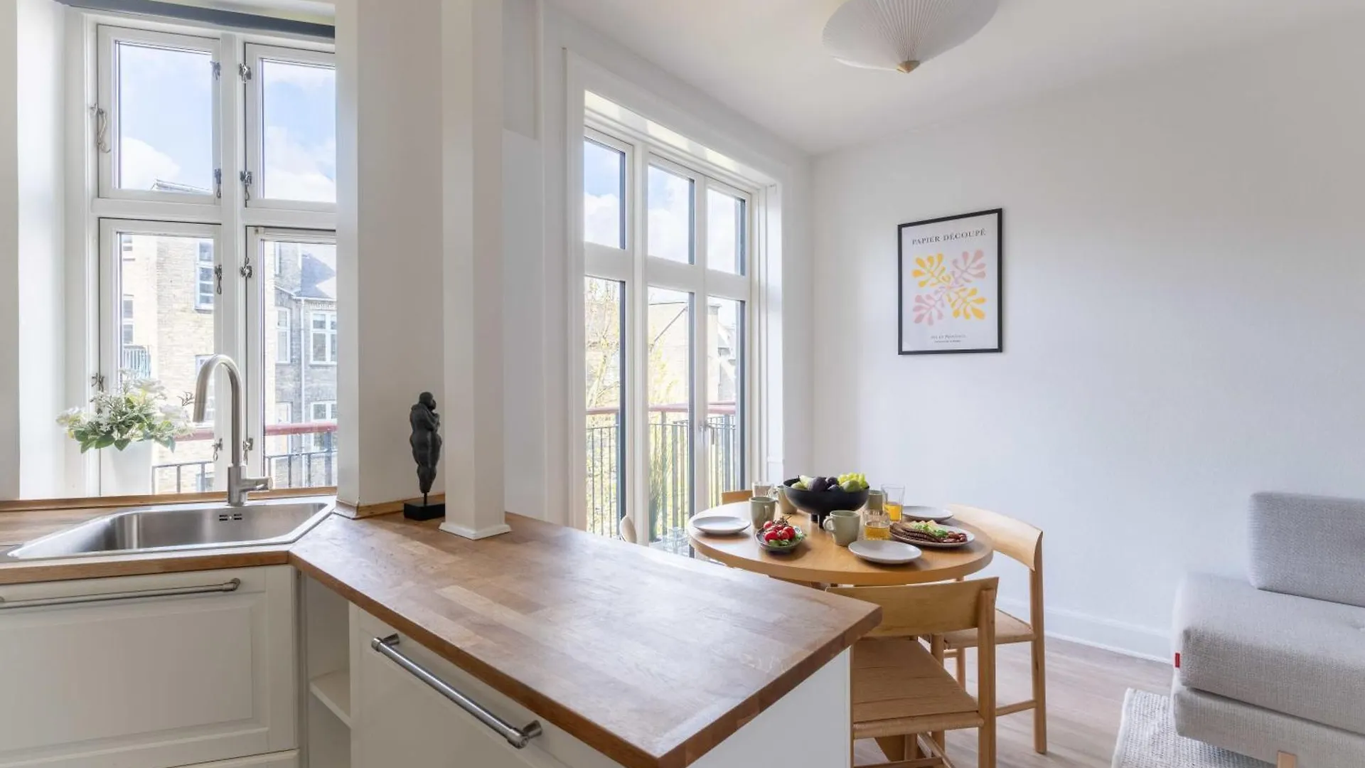 Cozy & Bright Apartment In Peaceful Area 코펜하겐 덴마크